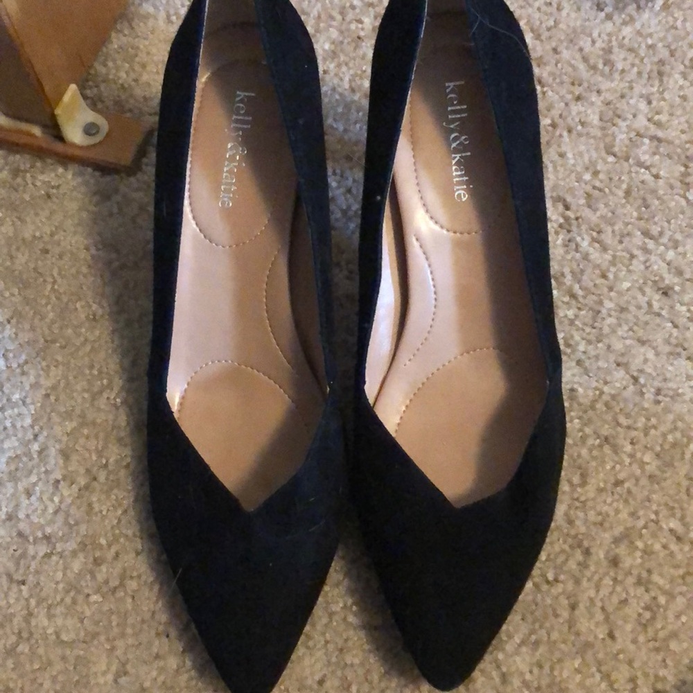 Adorable velvet  heels!